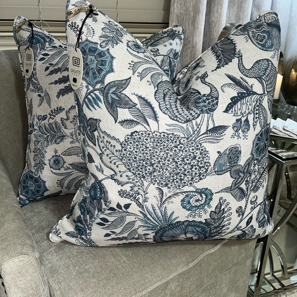 1-NWT CALLISTO HOME FLORALDESIGN DECORATIVE PILLOW